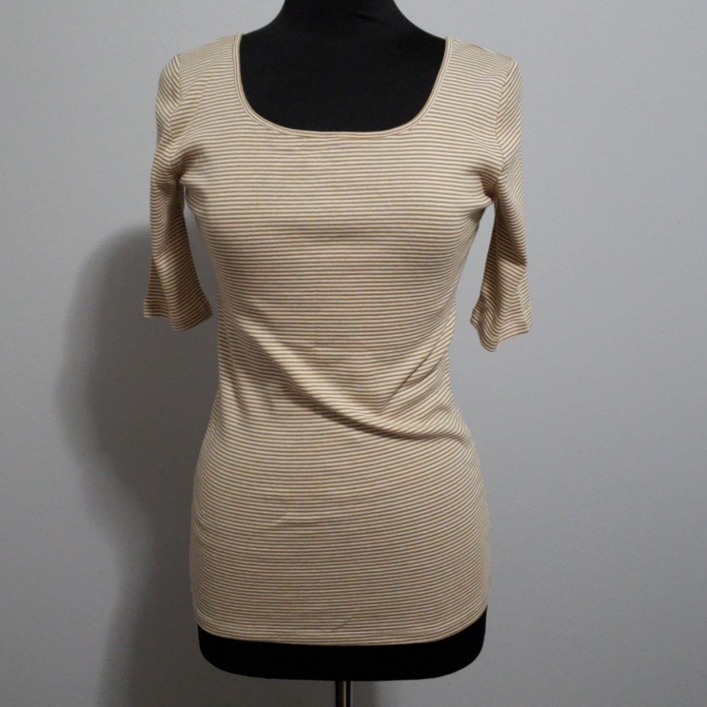 Like New Tan & White Striped Scoop Neck Tee